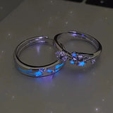 Coverwin 2Pcs Fashion Blue Luminous Star Couple Ring Glow In Dark Fluorescent Zircon Ring Women Men Adjustable Finger Rings Jewelry Gifts